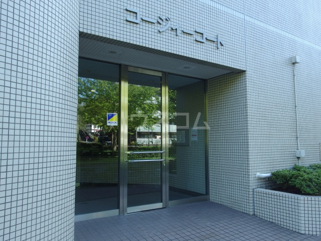 23/30 エントランス