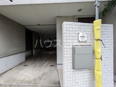 21/25 エントランス