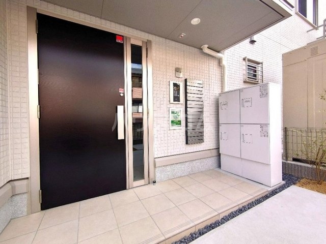 2/4 エントランス