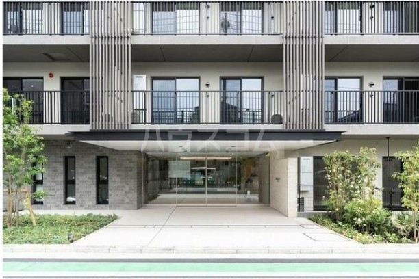 20/30 エントランス