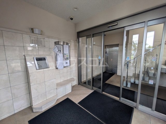 28/30 エントランス