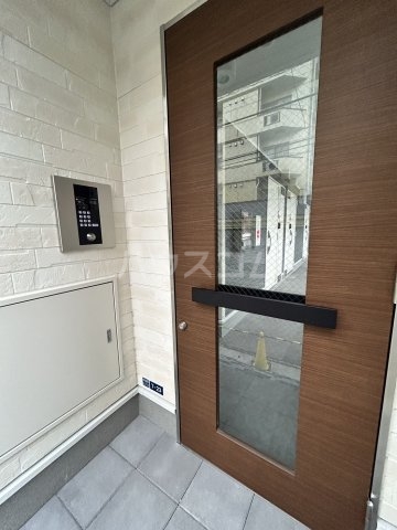 2/3 エントランス