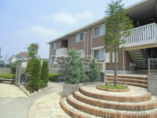 20/21 エントランス