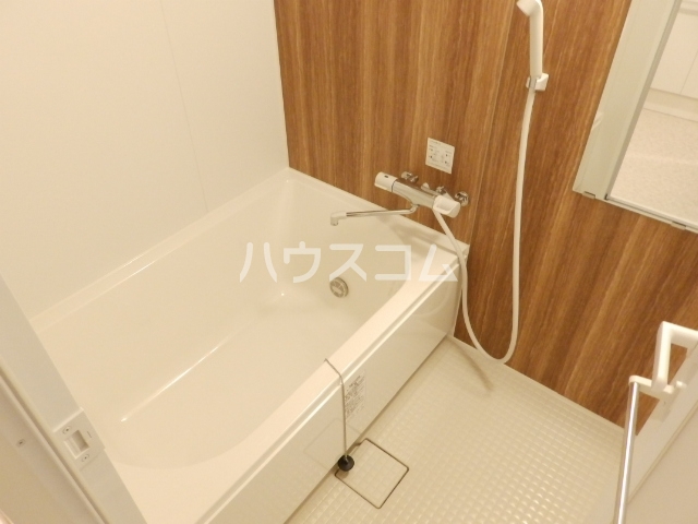 13/30 浴室