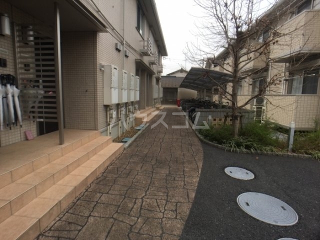 13/15 エントランス