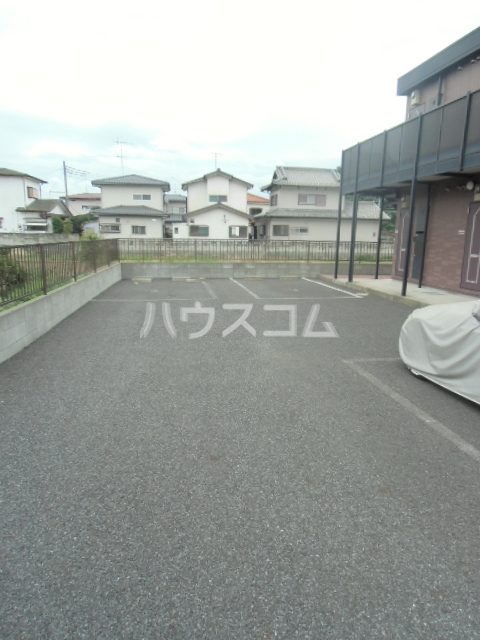 22/28 駐車場