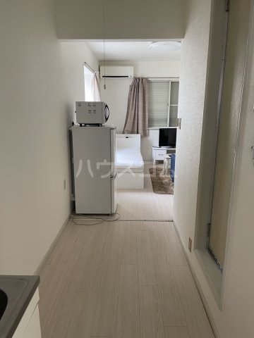 27/30 エントランス