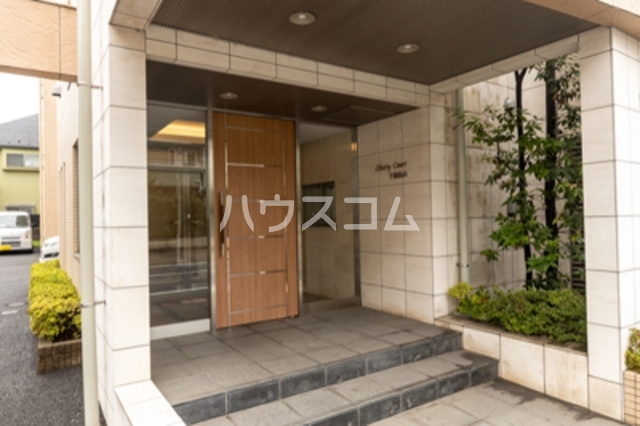 23/30 エントランス