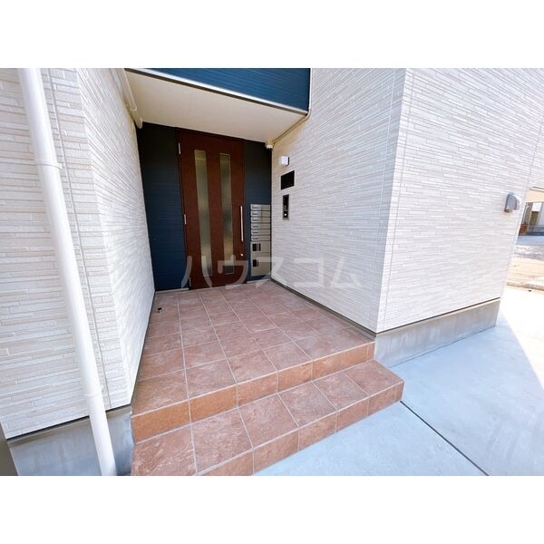 22/30 エントランス