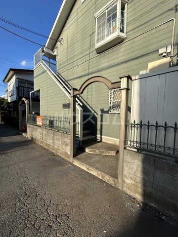 21/22 エントランス