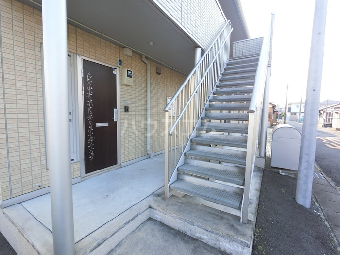 13/16 エントランス