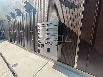 21/30 エントランス