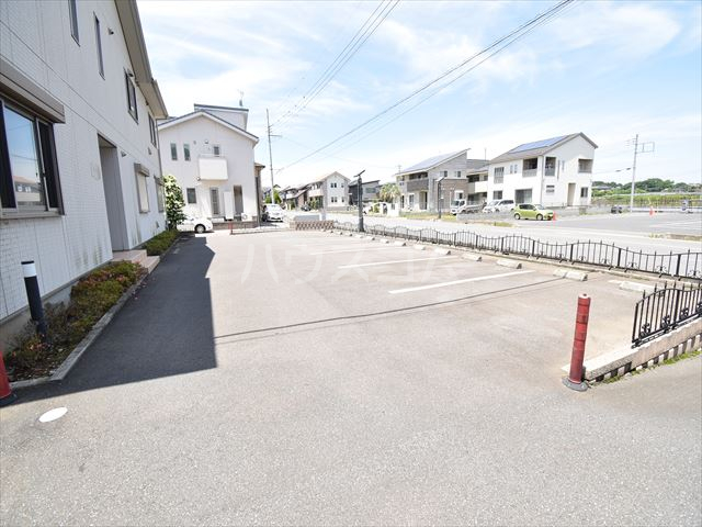28/30 駐車場
