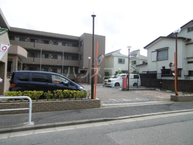 22/28 駐車場