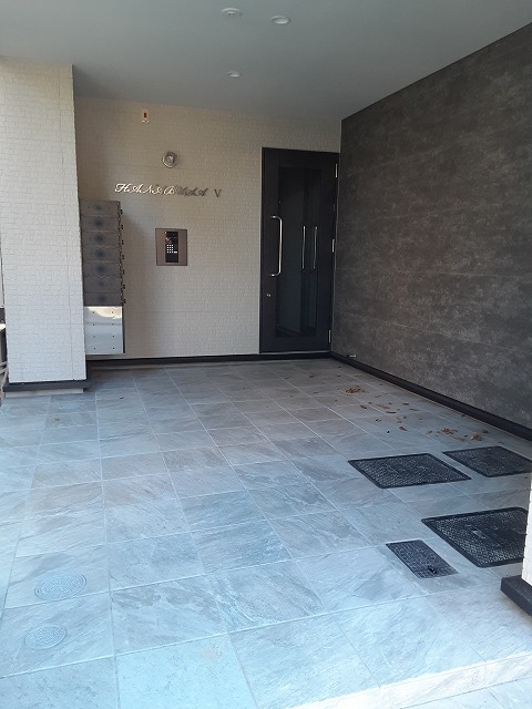 2/3 エントランス