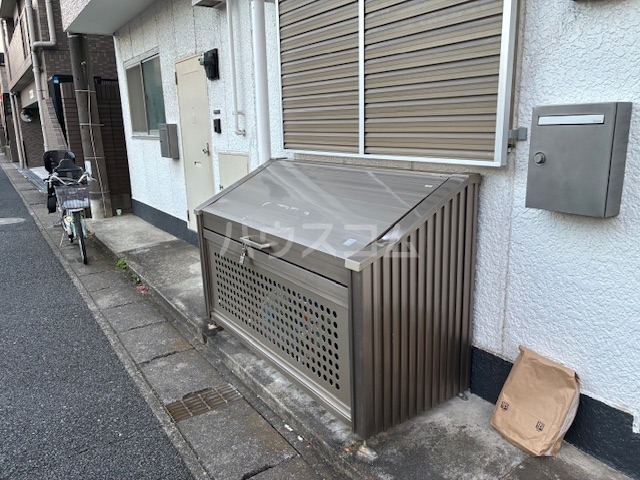 18/21 エントランス