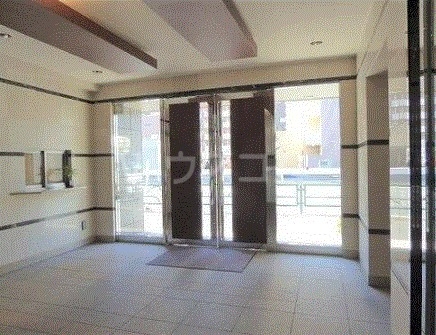 27/30 エントランス