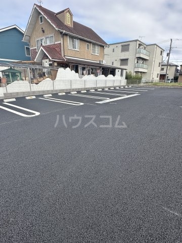 23/30 駐車場