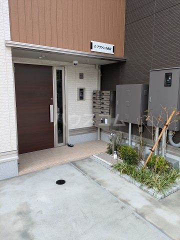 21/30 エントランス