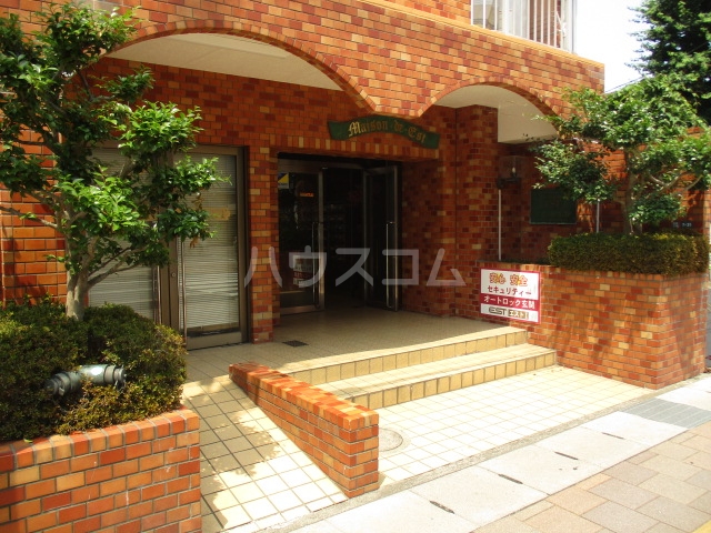 21/28 エントランス