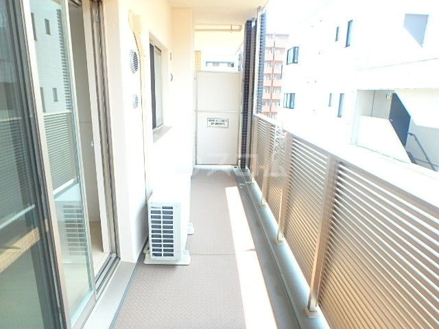 23/30 バルコニー