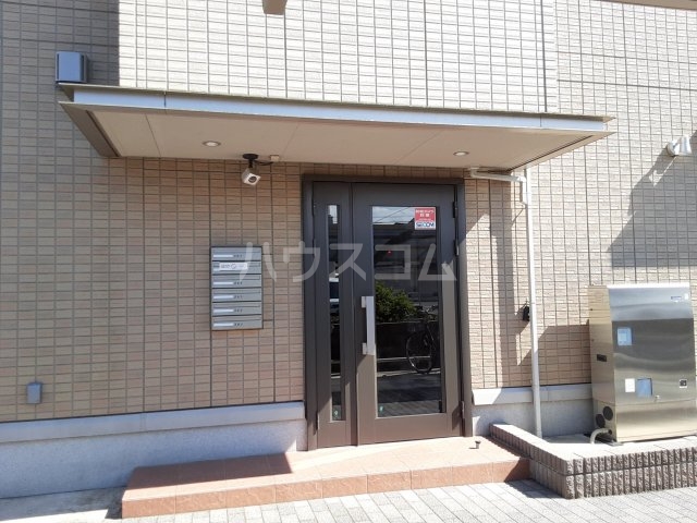 13/15 エントランス