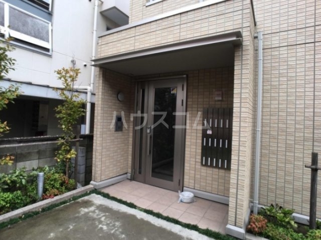 22/30 エントランス