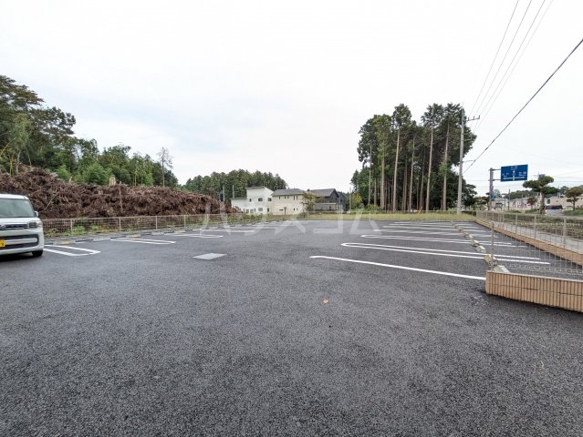 21/28 駐車場