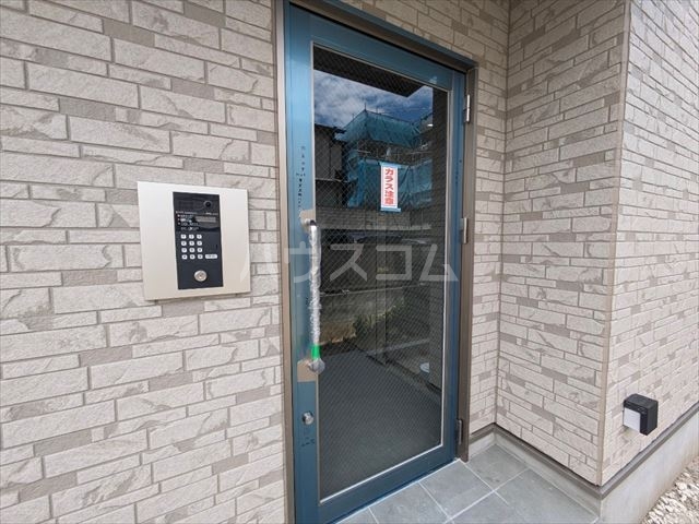 24/30 エントランス