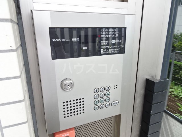 16/26 エントランス