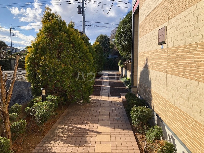 18/22 エントランス