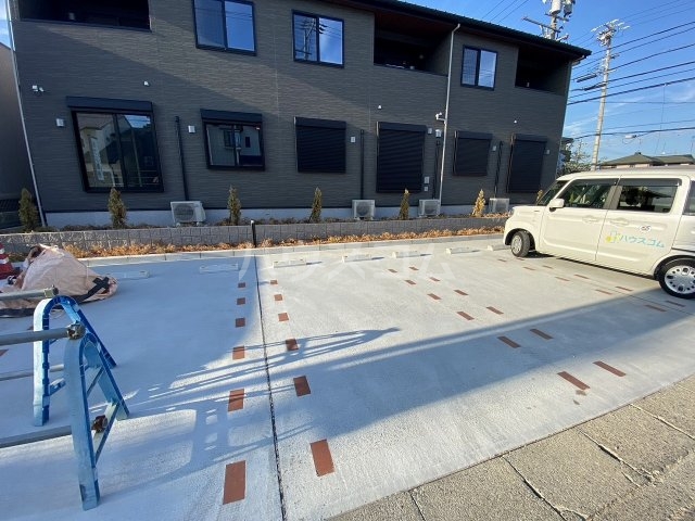 22/28 駐車場