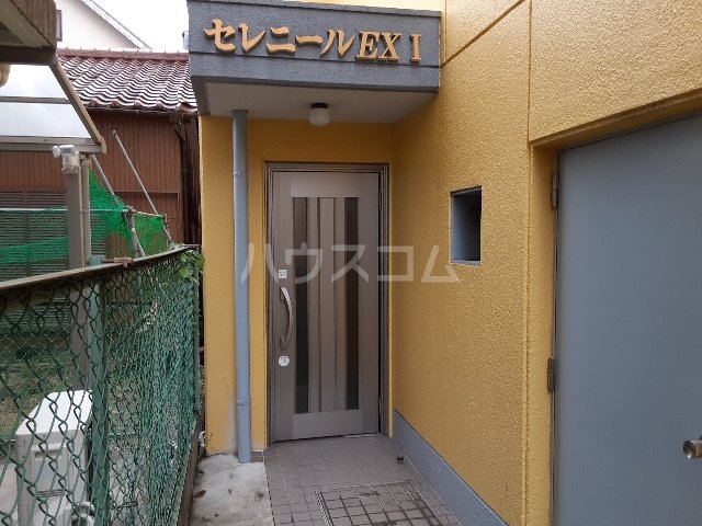 26/30 エントランス