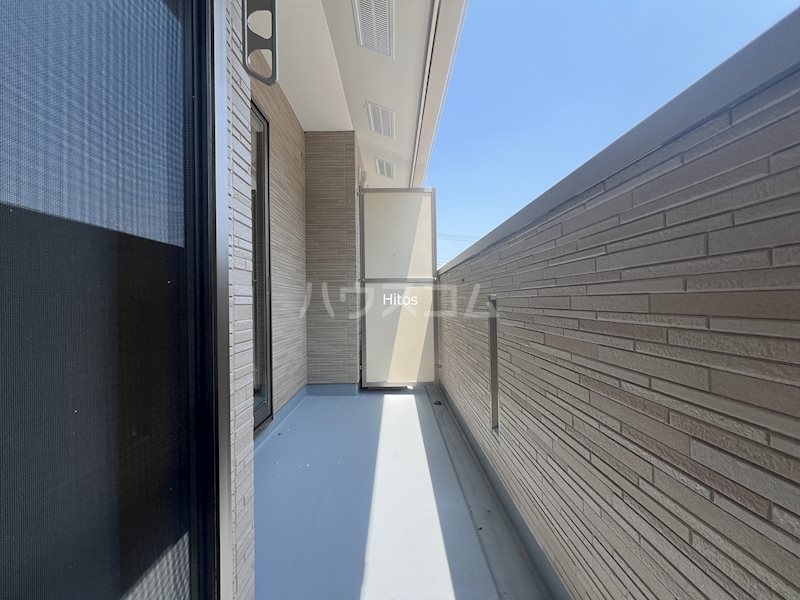 18/28 バルコニー