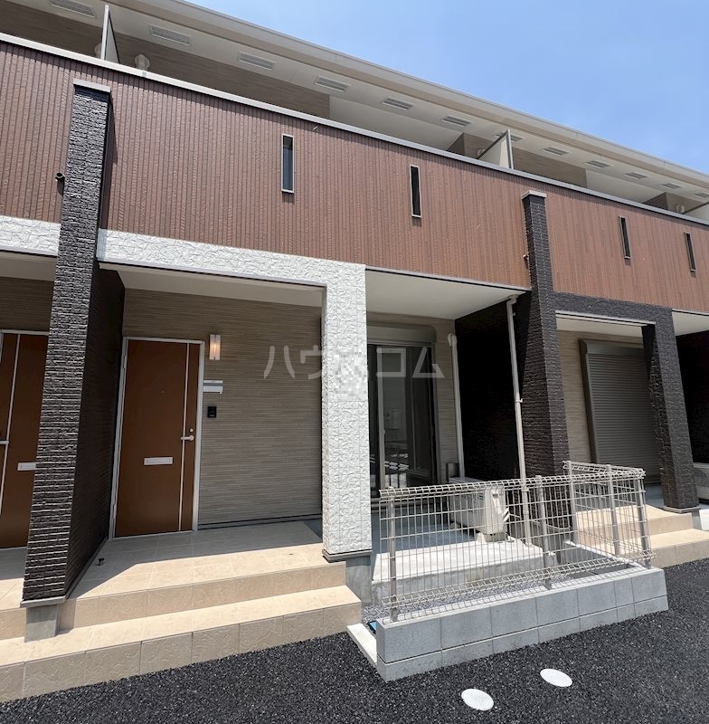 22/28 エントランス