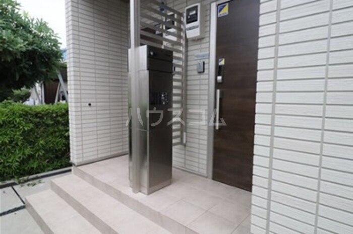 18/20 エントランス