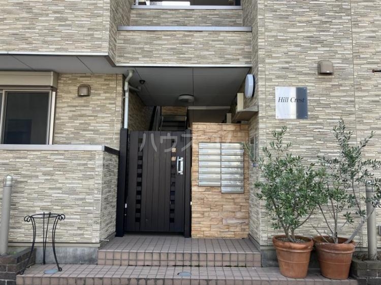 20/21 エントランス