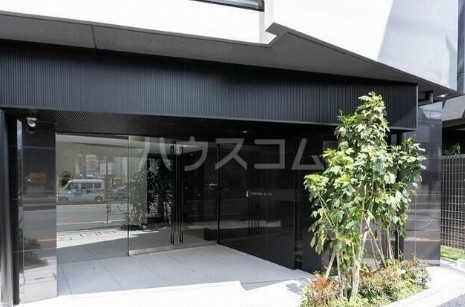 16/21 エントランス