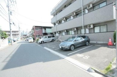 3/3 駐車場