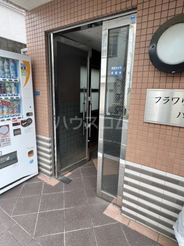 26/30 エントランス