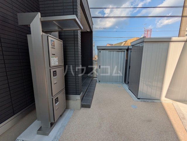 28/30 エントランス