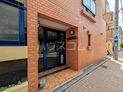 21/25 エントランス