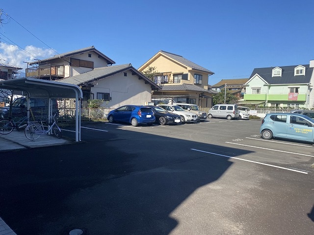 26/30 駐車場