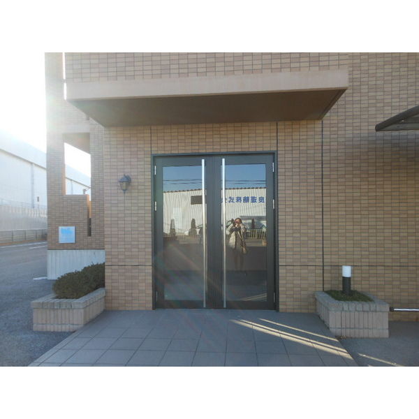 19/27 エントランス