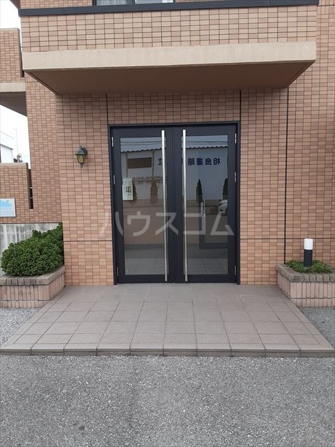 21/28 エントランス