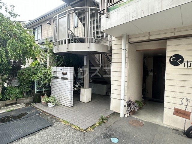 3/4 エントランス