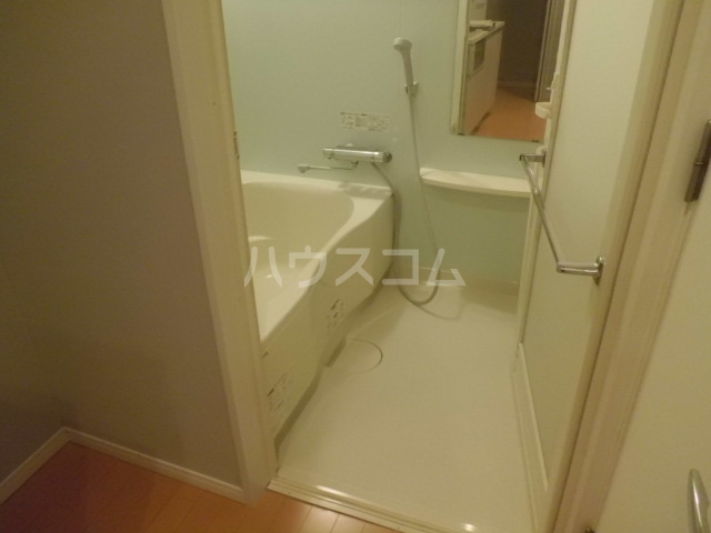 13/30 浴室