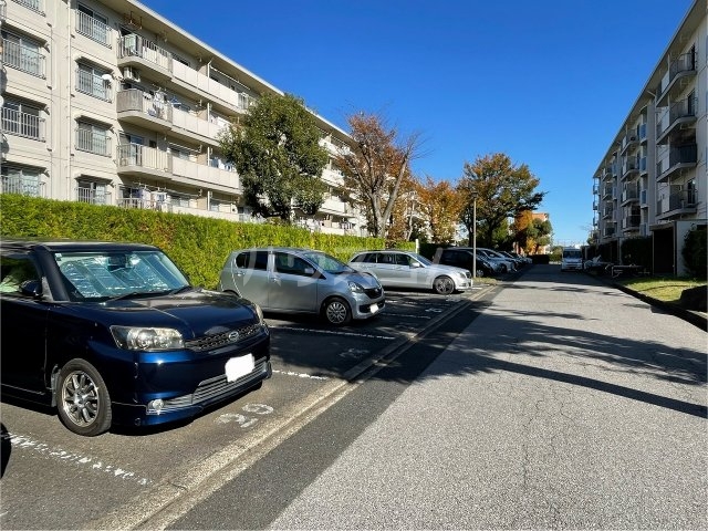 28/30 駐車場