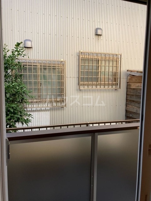 13/20 バルコニー