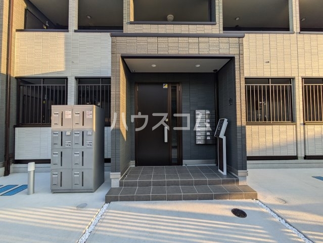 18/24 エントランス